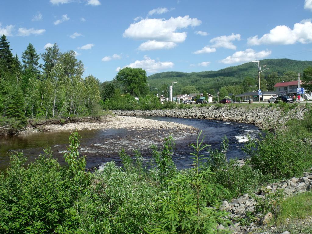 Camping Le 4 Chemins LʼAnse-Saint-Jean Oda fotoğraf